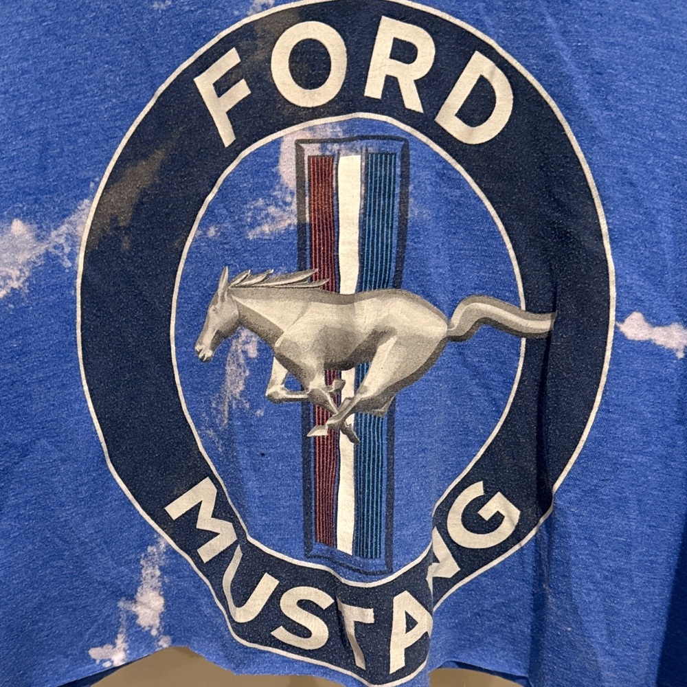 Ford Mustang Blue Graphic Tee Cropped - Picture 2 of 5